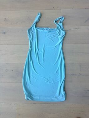 Sleek Sleeveless Bodycon Dress in Light Blue